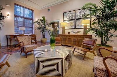 کلینتون هتل اسود بیچ