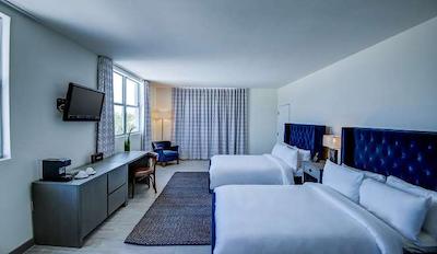 کلینتون هتل اسود بیچ