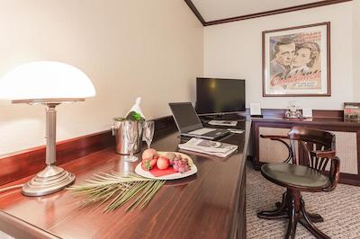 ماکسکس هتل جنا