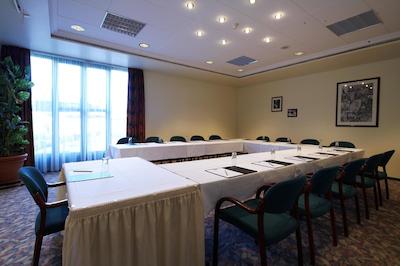 ماکسکس هتل جنا