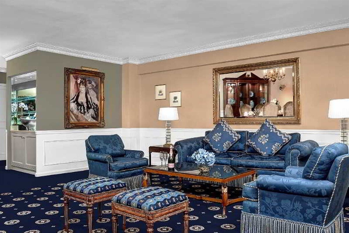 Park Lane Hotel