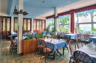 فنیکس هتل اسیبلیک