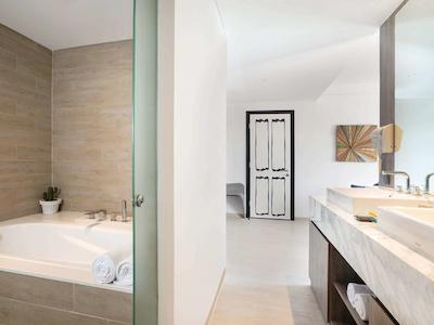 ایبیز استیلز بالی پتیتنجت