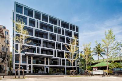 بلو مانکی هاب اند هتل