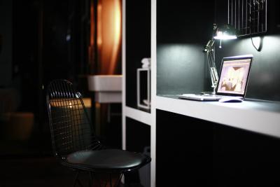 بلو مانکی هاب اند هتل