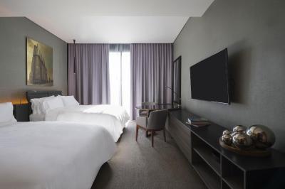 گراند فیستا امریکانا-منتری وال