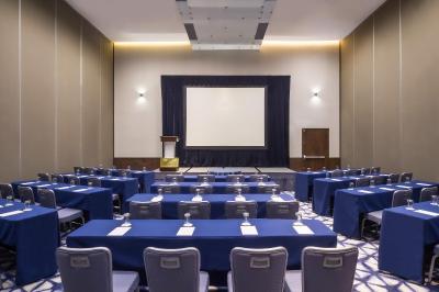 گراند فیستا امریکانا-منتری وال