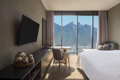 گراند فیستا امریکانا-منتری وال