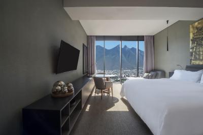 گراند فیستا امریکانا-منتری وال