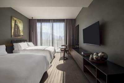 گراند فیستا امریکانا-منتری وال