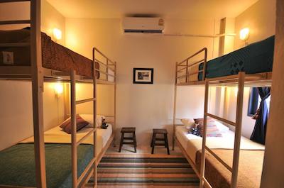 فیلگود@جورنی هاستل