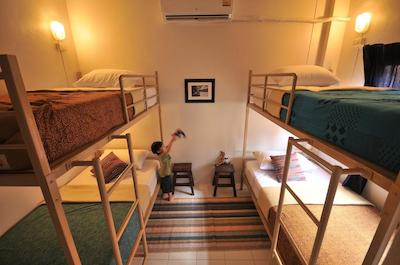 فیلگود@جورنی هاستل