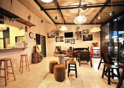 فیلگود@جورنی هاستل