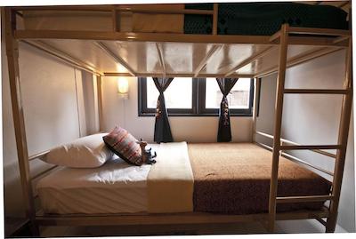 فیلگود@جورنی هاستل