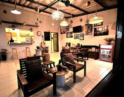 فیلگود@جورنی هاستل