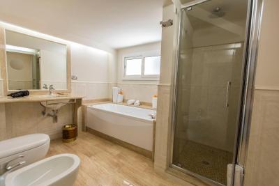 ریال سویت ترینیت دی منتی