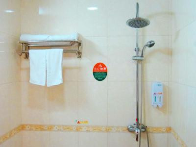 گرین تری این بیجینگ چائویانگ شیلیه سابوی استیشن اکسپرس هتل