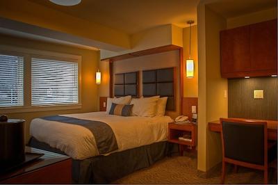 کاست پنتیکتون هتل