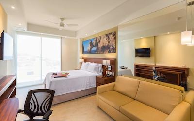 هامپتون این اند سویتز بای هیلتون لز کابز