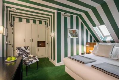 روم مات والریا