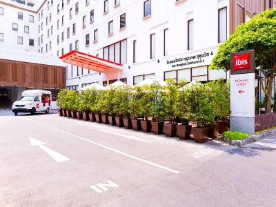 ایبیز بانگکک سوخومویت 4 هتل