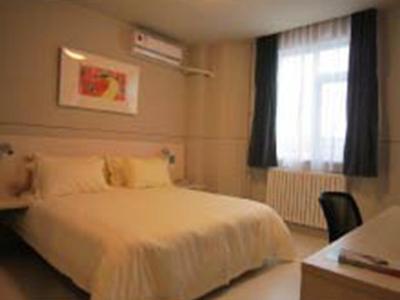 جینجیانگ این بیجینگ کپیتال اینترنشنال ایرپورت