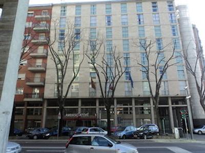 هتل امباسشیاتری اند دلفینو