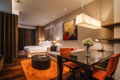 آکیرا تونگلور بانکوک