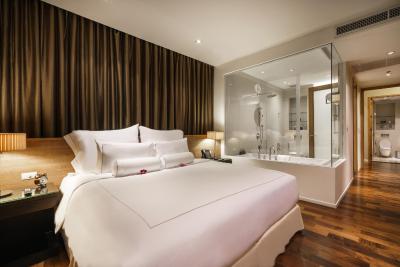 آکیرا تونگلور بانکوک