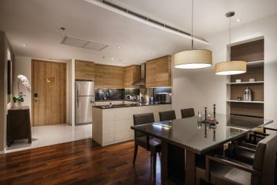 آکیرا تونگلور بانکوک