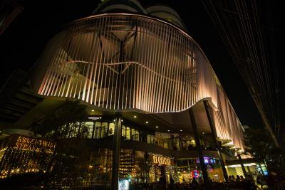 آکیرا تونگلور بانکوک