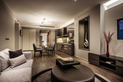 آکیرا تونگلور بانکوک