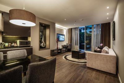 آکیرا تونگلور بانکوک