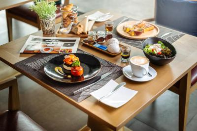 آکیرا تونگلور بانکوک