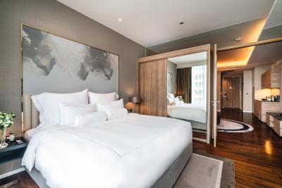 آکیرا تونگلور بانکوک