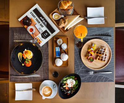 آکیرا تونگلور بانکوک