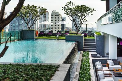 آکیرا تونگلور بانکوک