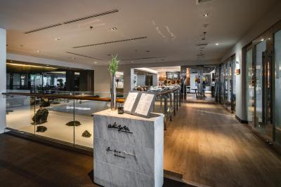 آکیرا تونگلور بانکوک