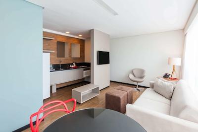 رامادا بای ویندهام رسیف با ویاجم هتل اند سویتز