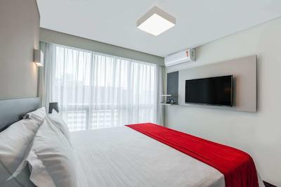 رامادا بای ویندهام رسیف با ویاجم هتل اند سویتز