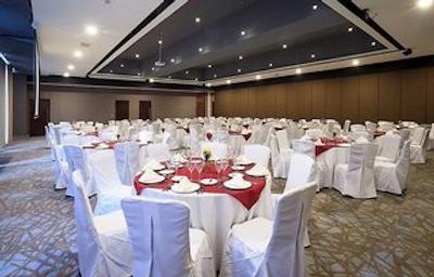 هتل مانکهو ارپورتو سانتیاگو