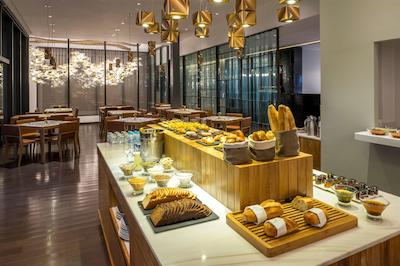 نه کالکشن گوادالاجارا سنترو هیستریکو