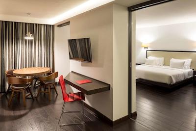 نه کالکشن گوادالاجارا سنترو هیستریکو