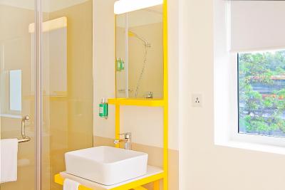 بلومرومز @ نیو دهلی ریل وی استیشن