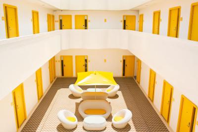 بلومرومز @ نیو دهلی ریل وی استیشن