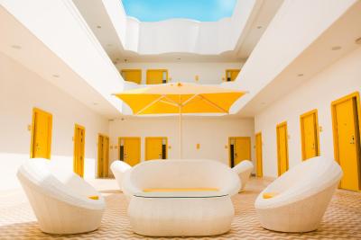 بلومرومز @ نیو دهلی ریل وی استیشن