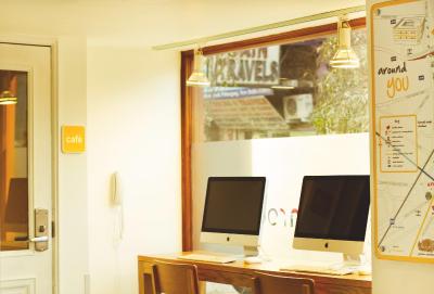 بلومرومز @ نیو دهلی ریل وی استیشن