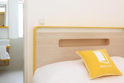 بلومرومز @ نیو دهلی ریل وی استیشن