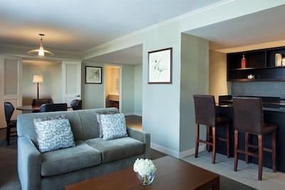 د وستین فرت لاودردال