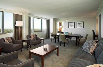 د وستین فرت لاودردال